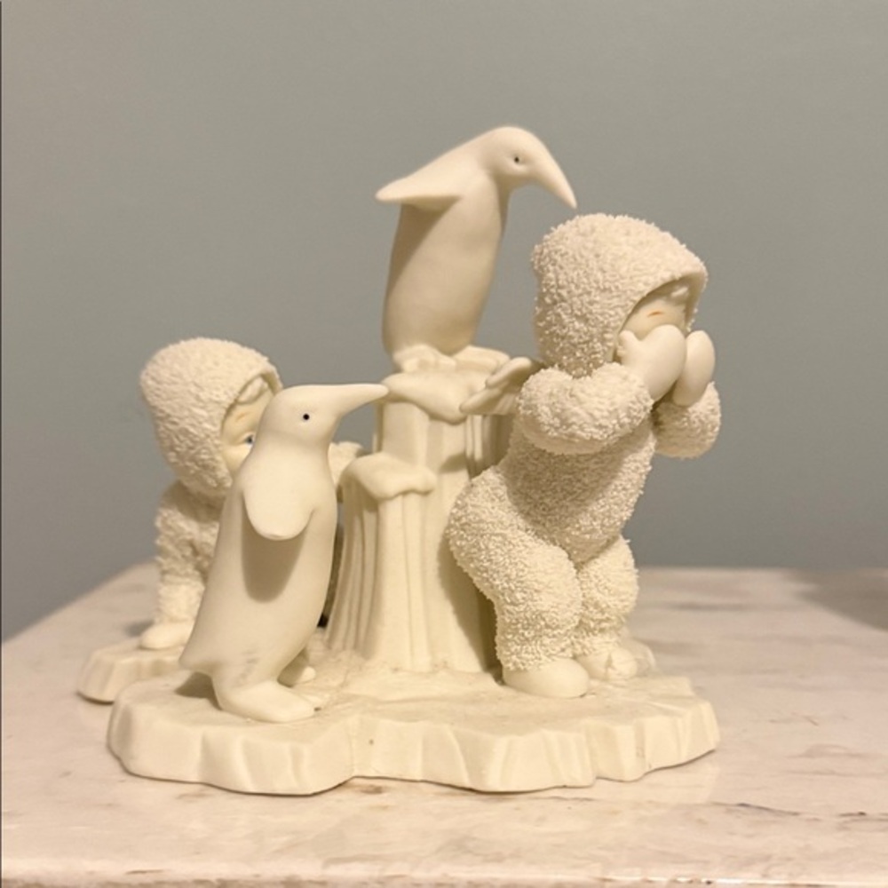 Department 56 Cream Penguin Family Figurine Snow Babies